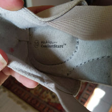 Load image into Gallery viewer, White stag size 10 sandals - like new