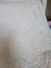 Load image into Gallery viewer, Multicolor Queen Wedding Ring Quilt