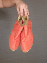Load image into Gallery viewer, Size 9 - Pink Suade Flats