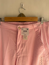 Load image into Gallery viewer, 12/Large high rise, wide leg, cargo pant in powder pink
