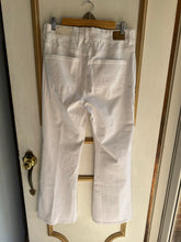 Load image into Gallery viewer, 12/Large white flare jeans
