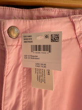 Load image into Gallery viewer, 12/Large high rise, wide leg, cargo pant in powder pink
