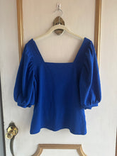 Load image into Gallery viewer, Medium - puff sleeve top
