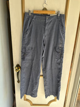 Load image into Gallery viewer, 12/Large high-rise, wide leg cargo pant in gray

