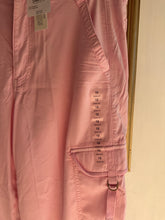 Load image into Gallery viewer, 12/Large high rise, wide leg, cargo pant in powder pink
