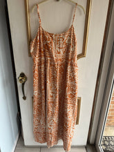 Load image into Gallery viewer, Extra Large - wood block style print maxi dress
