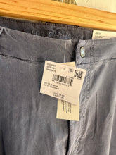 Load image into Gallery viewer, 12/Large high-rise, wide leg cargo pant in gray
