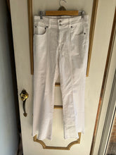 Load image into Gallery viewer, 12/Large white flare jeans
