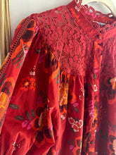 Load image into Gallery viewer, M - Lace Floral Puff Sleeve Blouse
