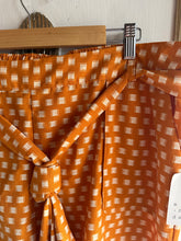 Load image into Gallery viewer, XXL - Tie shorts

