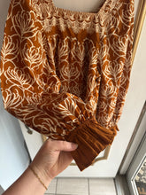 Load image into Gallery viewer, Large/Extra Large - Mustard brown blouse
