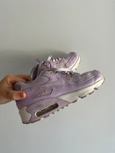 Load image into Gallery viewer, 7.5W/6Y Lilac Nike Air Max
