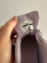 Load image into Gallery viewer, 7.5W/6Y Lilac Nike Air Max
