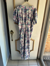 Load image into Gallery viewer, Large - Puff Sleeve Midi
