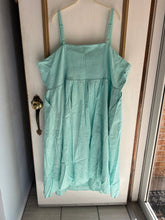 Load image into Gallery viewer, 4X - Mint Lace Detail Dress
