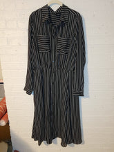 Load image into Gallery viewer, XL - Collared Dress
