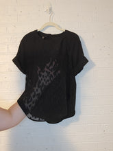 Load image into Gallery viewer, XS - Banana Republic Leopard Blouse
