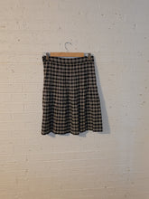 Load image into Gallery viewer, S - Vintage Plaid Pleated Skirt
