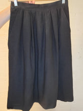 Load image into Gallery viewer, S - Vintage Pleated Skirt
