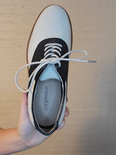 Load image into Gallery viewer, Size 9 - GH. Bass Saddle Shoes
