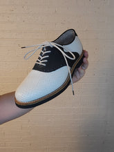 Load image into Gallery viewer, Size 9 - GH. Bass Saddle Shoes

