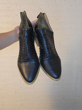 Load image into Gallery viewer, Size 7 - Dolce Vita booties

