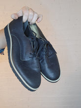 Load image into Gallery viewer, Size 9.5 - Nurture Leather Oxfords
