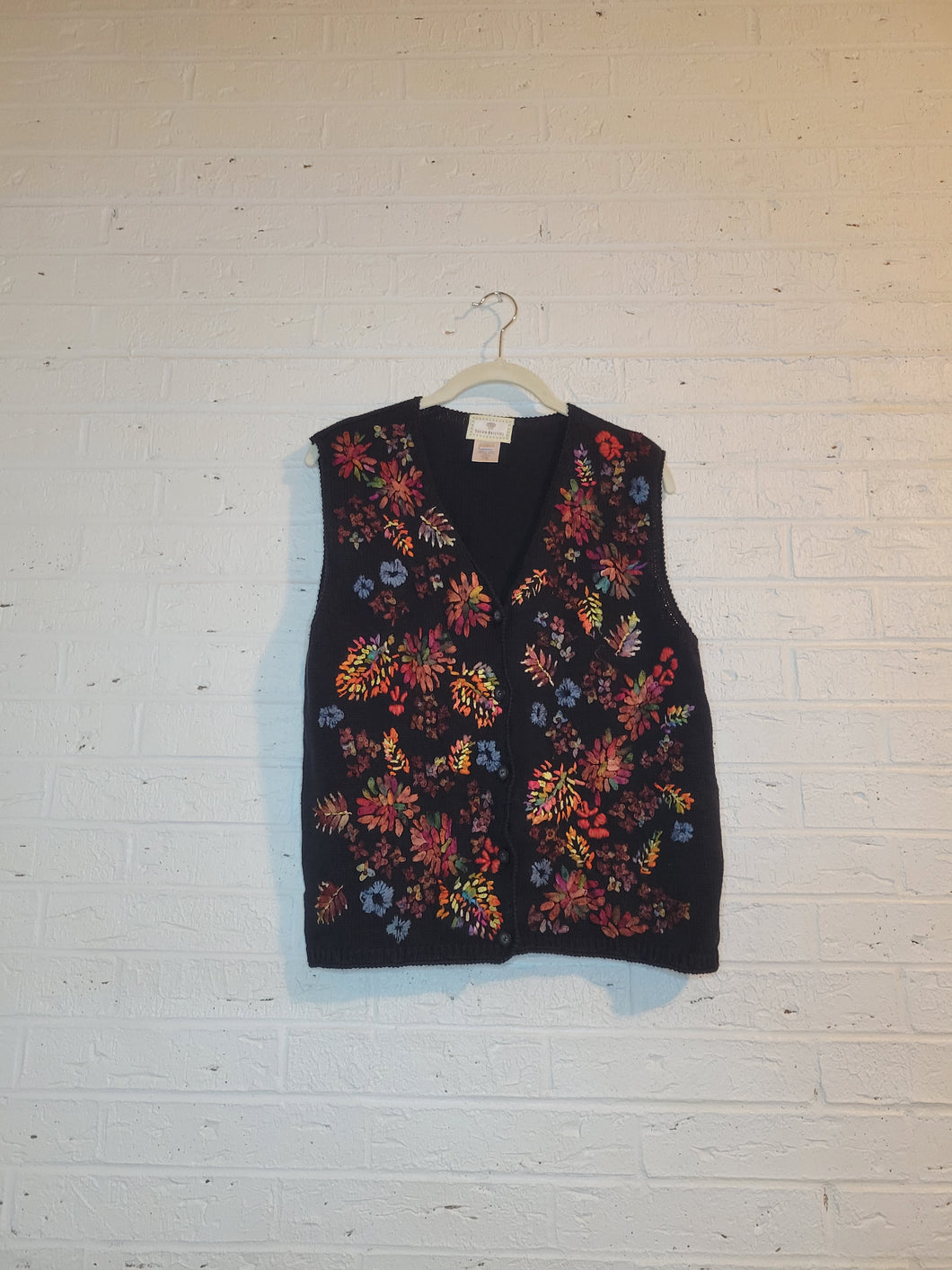 M/L - Embroidered floral vest