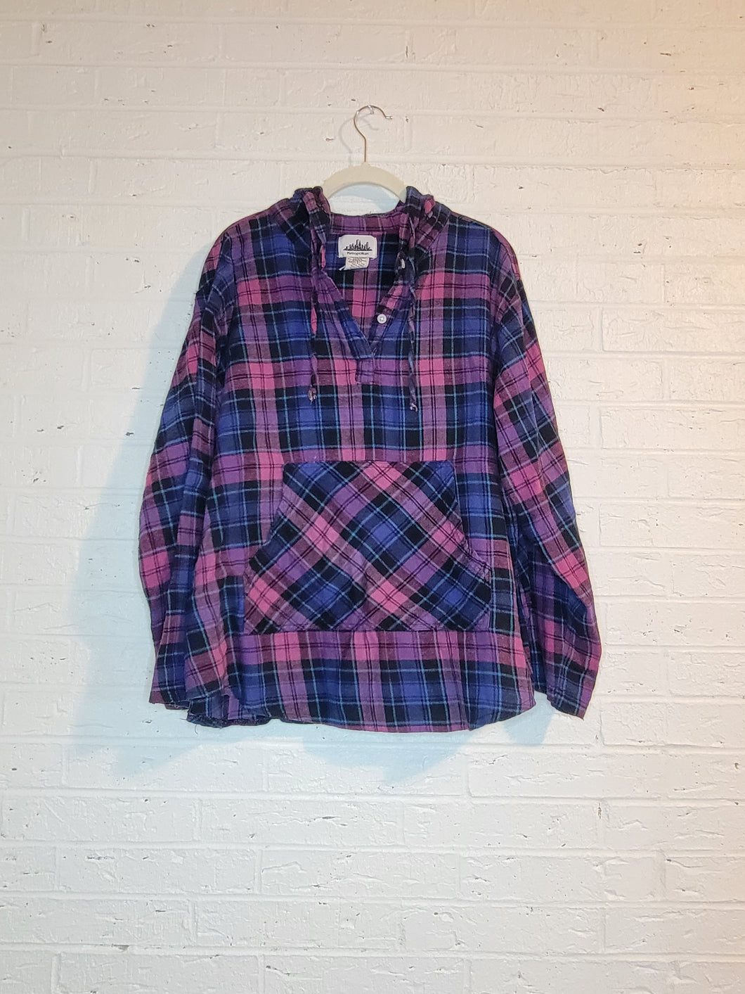 M/L - plaid pullover