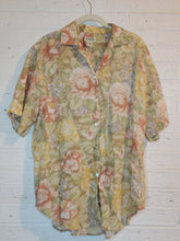 Load image into Gallery viewer, L - Muted floral button down
