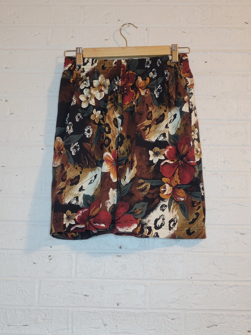 M - Funky animal print and floral shorts