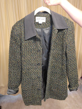 Load image into Gallery viewer, M - Green Blazer with Contrasting Collar
