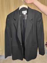 Load image into Gallery viewer, S - Petite - Black Blazer
