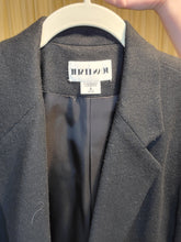 Load image into Gallery viewer, S - Petite - Black Blazer
