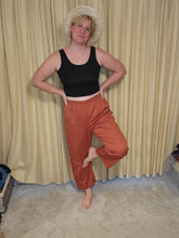 Load image into Gallery viewer, XL/XXL - Rust Pant
