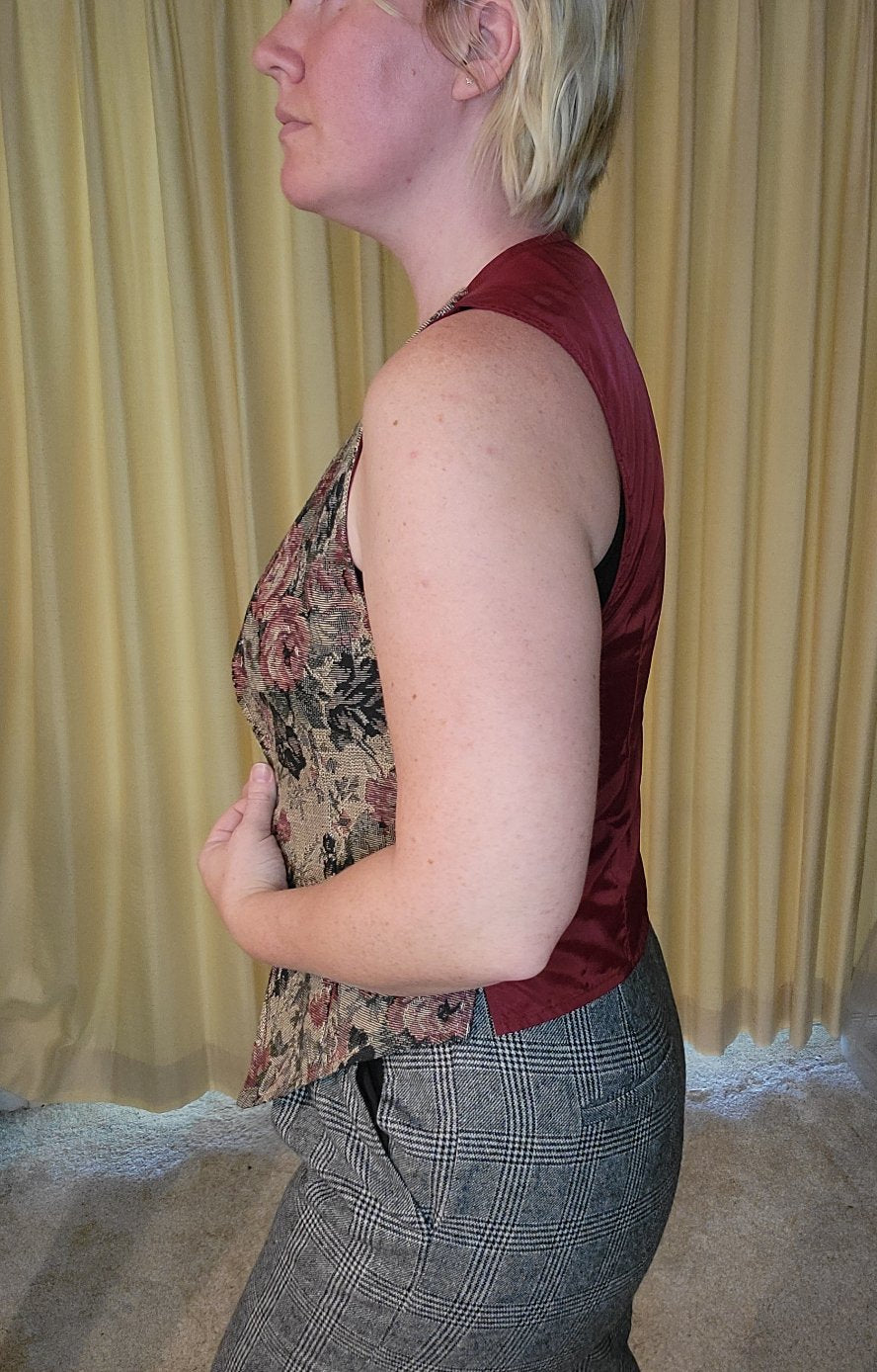 S/M- Tapestry Vest in Cranberry