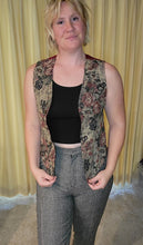 Load image into Gallery viewer, S/M- Tapestry Vest in Cranberry
