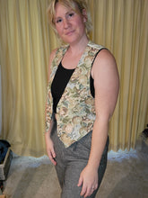 Load image into Gallery viewer, M/L - Tapestry Vest in Ivory
