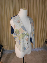 Load image into Gallery viewer, S/M Floral Vest
