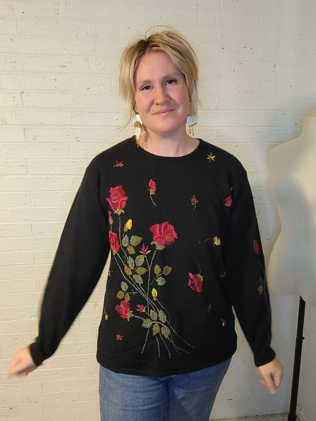 up to XL - red and yellow rose sweater
