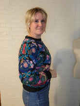 Load image into Gallery viewer, up to L - Abstract floral sweater
