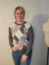 Load image into Gallery viewer, up to M - Alfred Dunner argyle floral sweater
