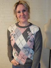 Load image into Gallery viewer, up to M - Alfred Dunner argyle floral sweater
