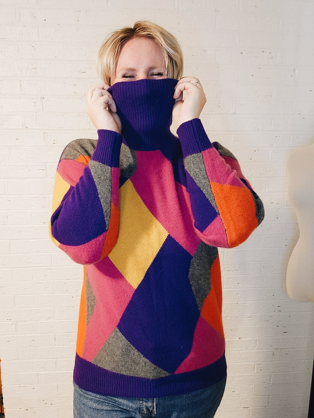 Up to XL - Neiman Marcus color block turtleneck