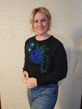 Load image into Gallery viewer, up to M - black abstract floral sweater
