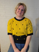 Load image into Gallery viewer, Up to XL - yellow dot short sleeve sweater
