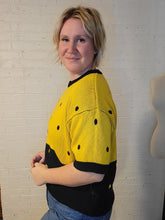 Load image into Gallery viewer, Up to XL - yellow dot short sleeve sweater

