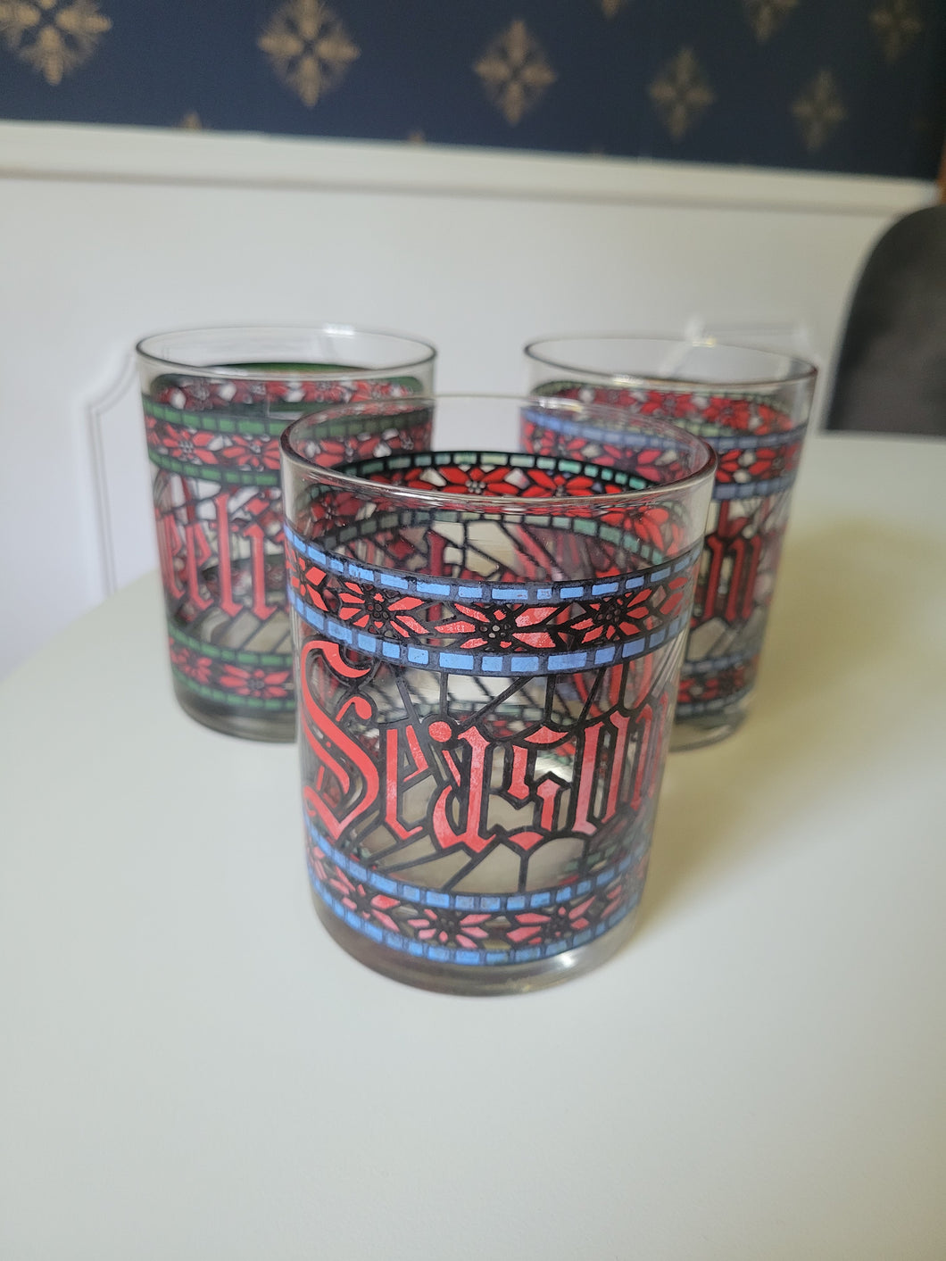 Vintage Season's Greetings glasses (set of 3)