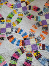 Load image into Gallery viewer, Multicolor Queen Wedding Ring Quilt
