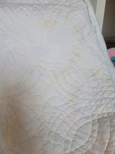 Load image into Gallery viewer, Multicolor Queen Wedding Ring Quilt
